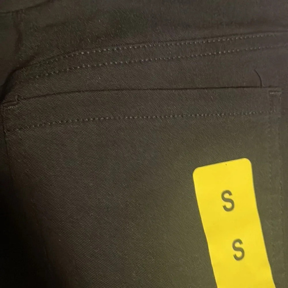 Mario Serrani Italy Comfort Stretch Cuff Capri - Picture 7 of 8